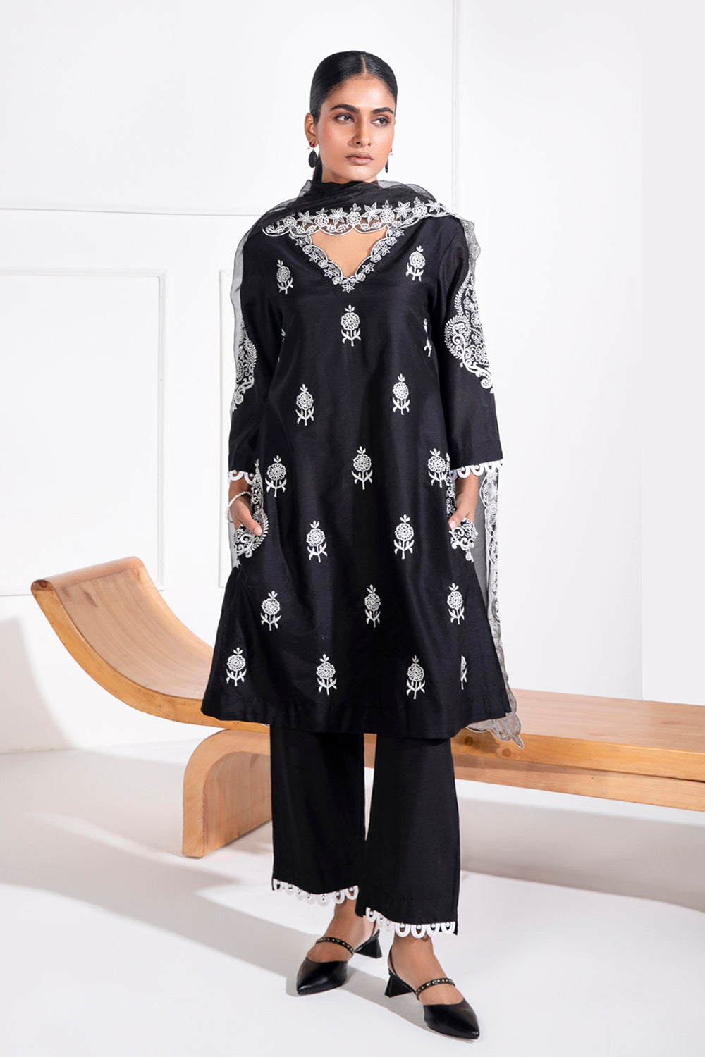 Naira Kurta Set