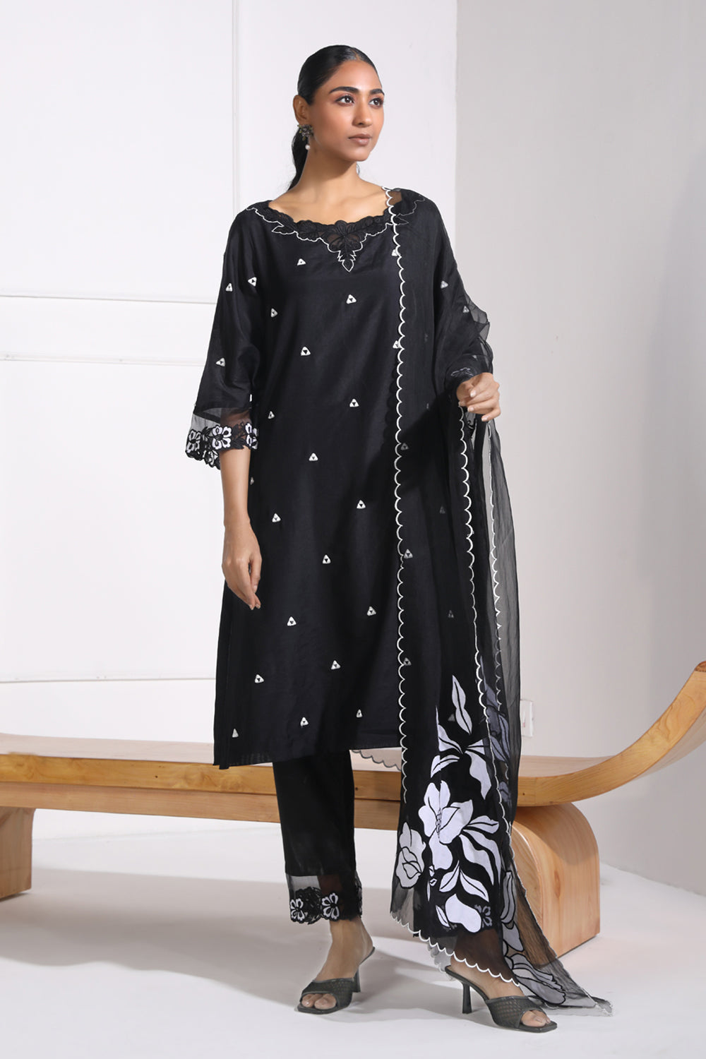 Nafeesa Mirrorwork Kurta Set