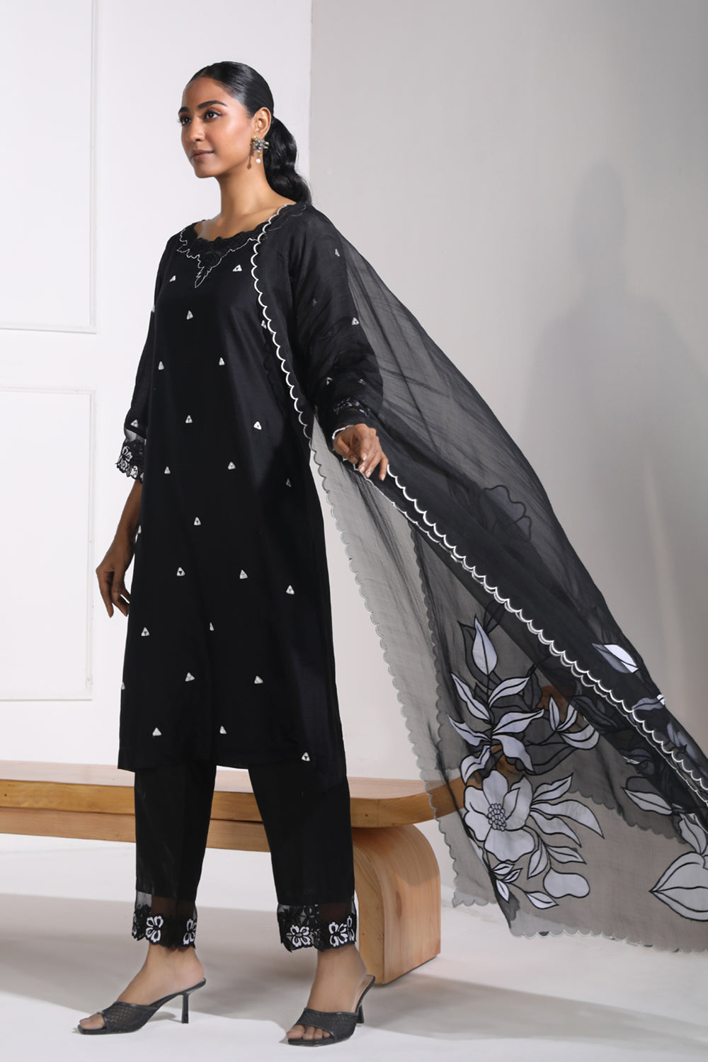 Nafeesa Mirrorwork Kurta Set