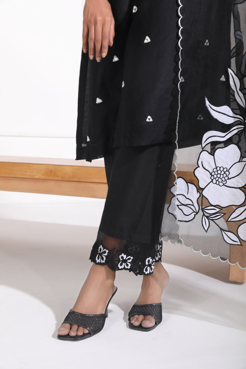 Nafeesa Mirrorwork Kurta Set