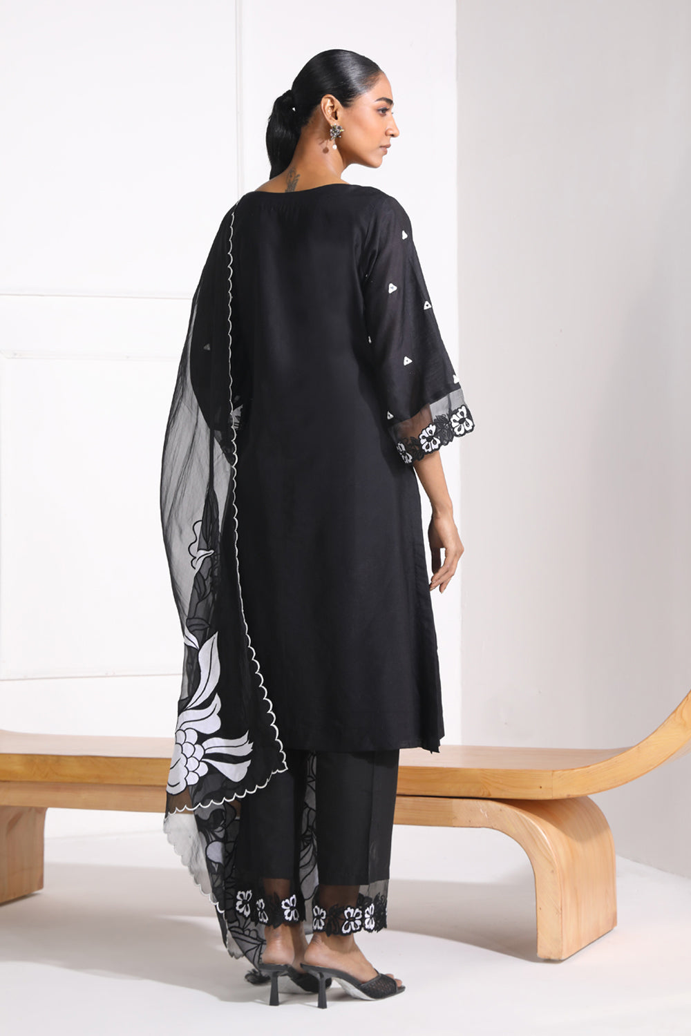 Nafeesa Mirrorwork Kurta Set