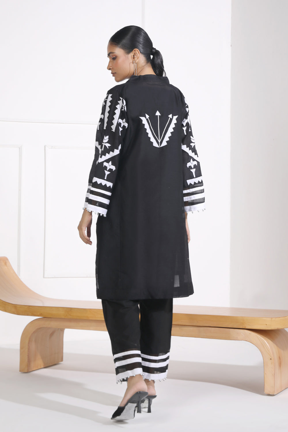 Nagma Phiran Kurta Set