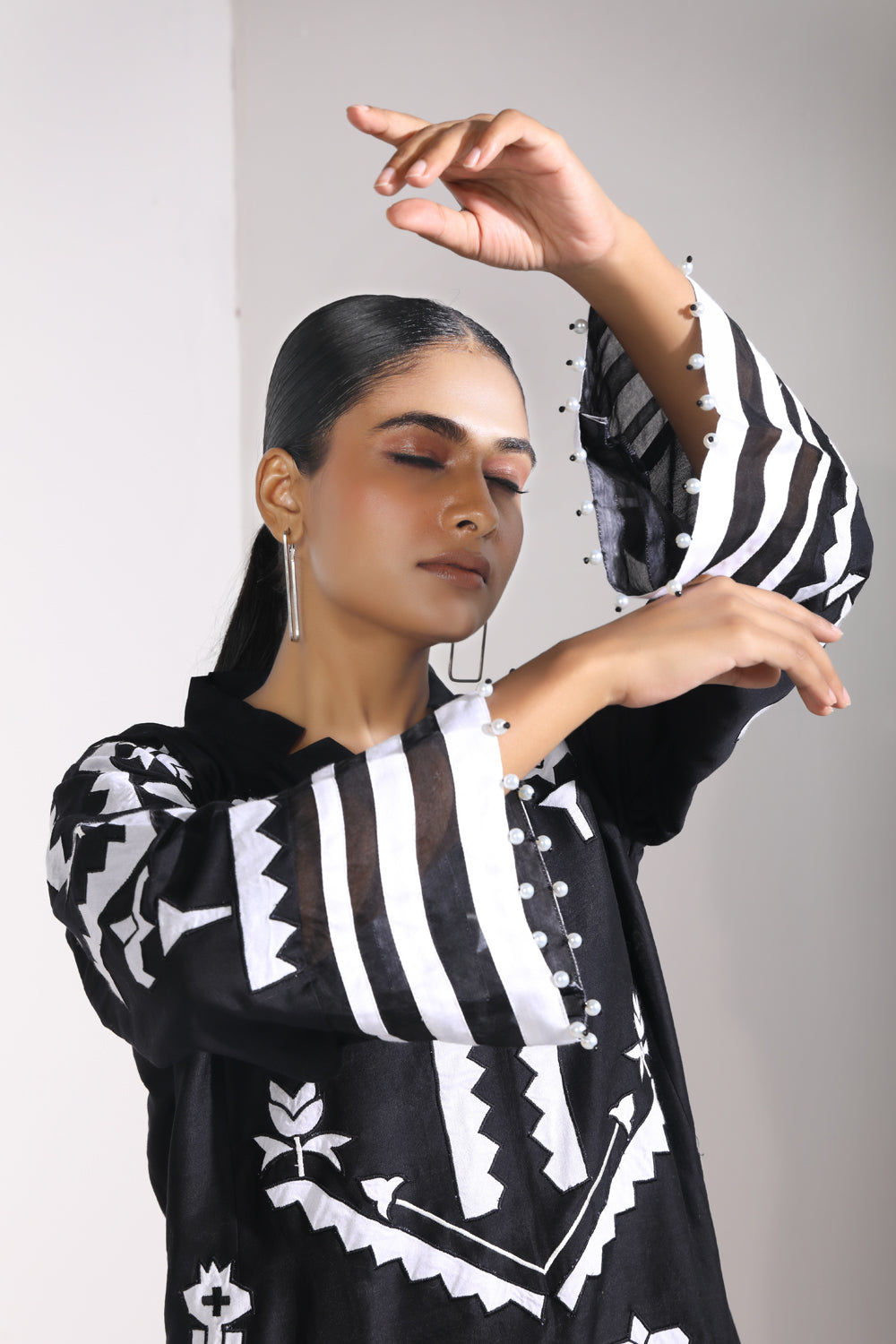 Nagma Phiran Kurta Set