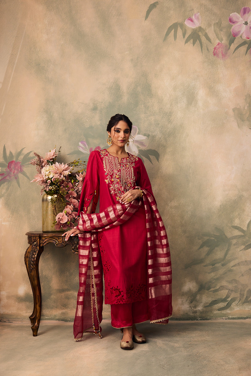 Dilnawaz Kurta Set