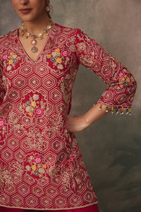 Tasveer Kurta Set