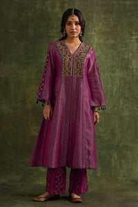 Hasrat Pink Kalidar Suit Set