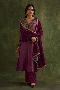 Hasrat Pink Kalidar Suit Set