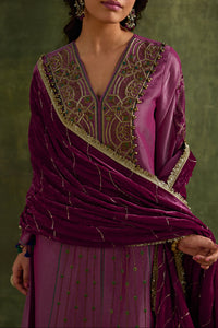 Hasrat Pink Kalidar Suit Set